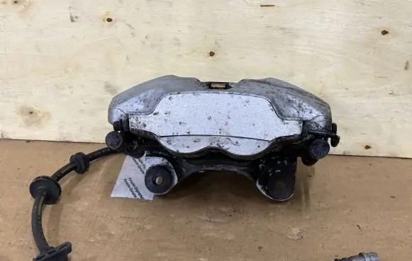 BMW 5 G30 G31 Front brake caliper 68837501