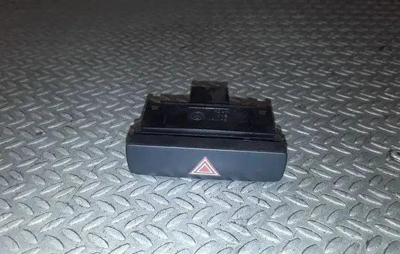 Volkswagen PASSAT B7 Hazard light switch 3AA953509
