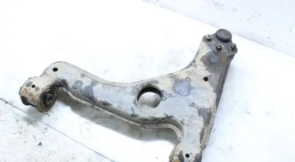Opel Zafira B Front lower control arm/wishbone