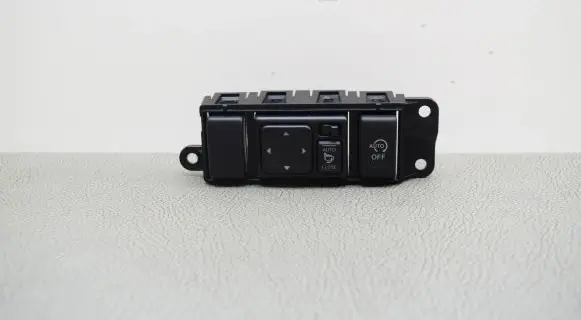 Nissan Juke I F15 Wing mirror switch 681RUBV90A