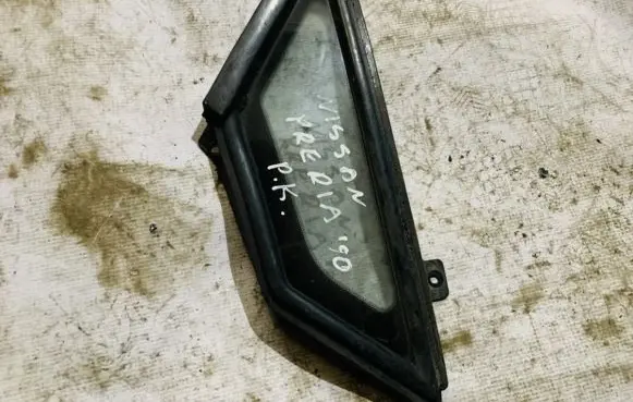 Nissan Prairie Front triangle window/glass 