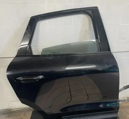 Porsche Macan (95B) Rear door