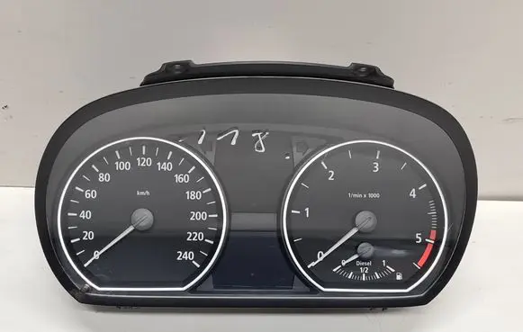 Speedometer (instrument cluster)