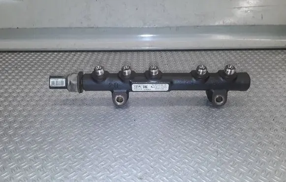 Citroen C5 Fuel main line pipe 9684753080