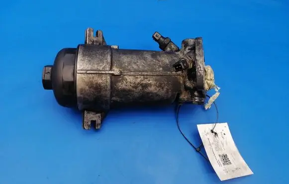 BMW 7 E38 Oil filter mounting bracket