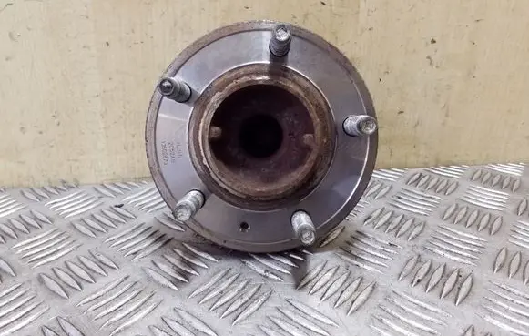 Chevrolet Orlando Rear wheel hub