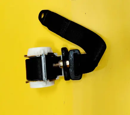 Rear seatbelt