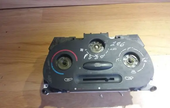 Peugeot 206 Climate control unit 1068901