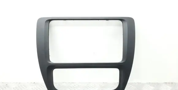 Volkswagen Jetta VI Radio/GPS head unit trim 5C6858071A