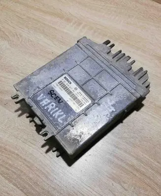 Renault Megane I Engine control unit/module ECU 0281010077