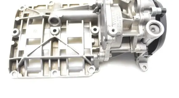 BMW X3 E83 Oil pump 7798014