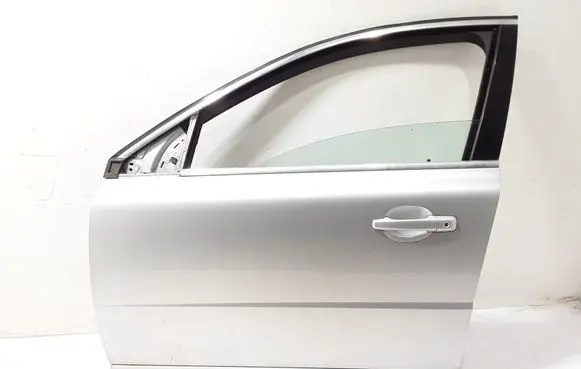 Volvo V70 Front door 32228890