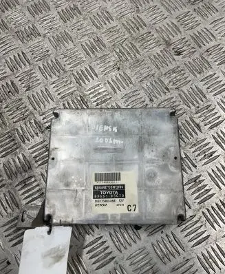 Toyota Avensis T250 Engine control unit/module 8966105C70