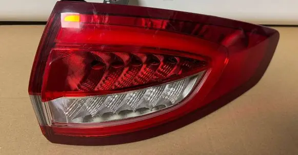 Ford Mondeo MK V Rear/tail lights JS7B13404CF