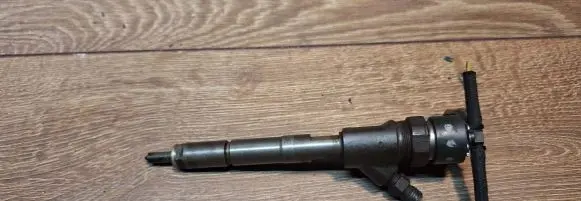 Toyota Yaris Fuel injector 0445110215
