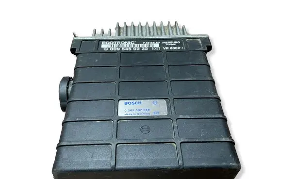 Mercedes-Benz E W124 Engine control unit/module 0095450232 0285007058