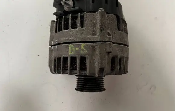 BMW 3 E90 E91 Generator/alternator 7802261 FG18S019 2543461B