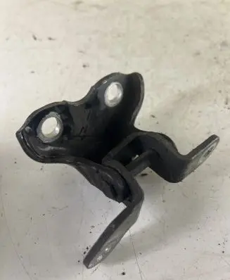 Toyota Avensis T250 Rear door upper hinge