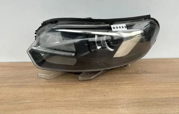 Opel Zafira B Headlight/headlamp 9832837680