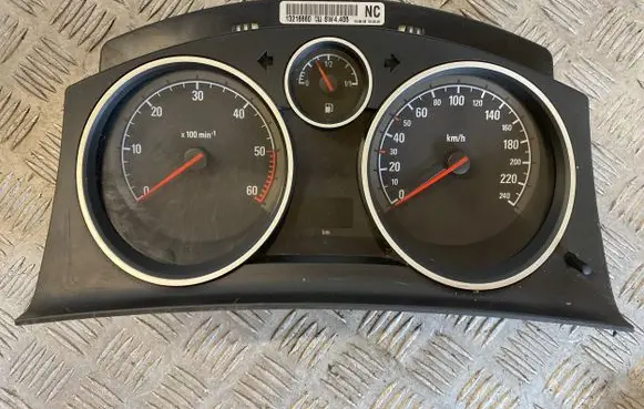 Opel Zafira B Speedometer (instrument cluster) 13216660 SW4405