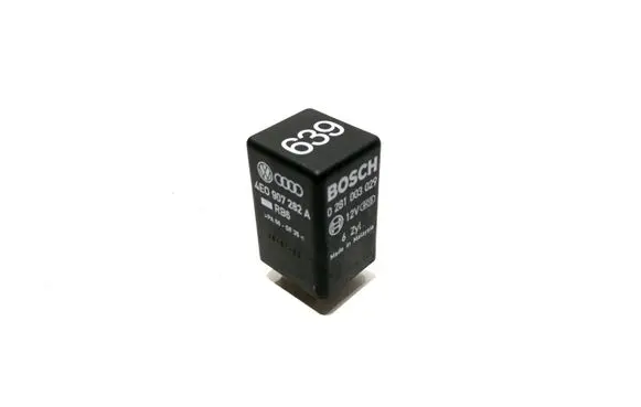 Audi A8 S8 D3 4E Glow plug pre-heat relay 4E0907282A 0281003222