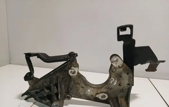 Audi Q7 4L Fuel pump bracket 059130147