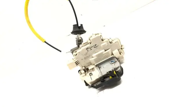 Audi A6 S6 C6 4F Rear door lock 4F0839015