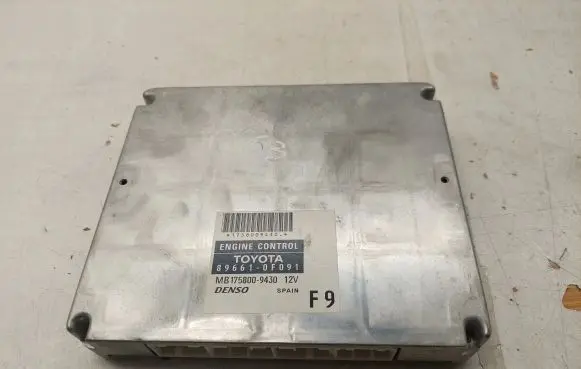 Toyota Corolla Verso AR10 Engine control unit/module 896610F091 MB1758009430