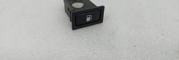Toyota Avensis T250 Fuel tank opening switch 156795