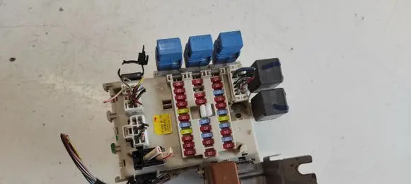 Nissan Primera Fuse box set 24350AV700 1203041 1477