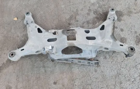 Volvo V70 Rear subframe 09200153 2210086 P8666938