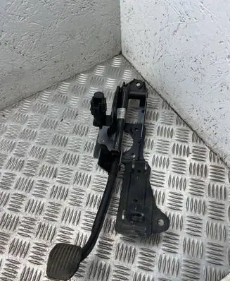 Volvo V50 Brake pedal 4n512467cc