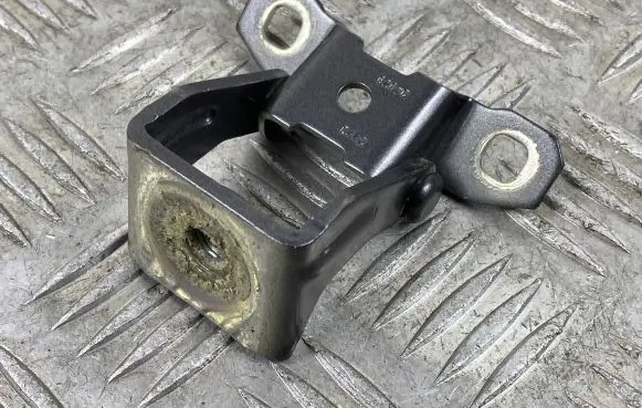 Jeep Renegade Tailgate/trunk/boot hinge