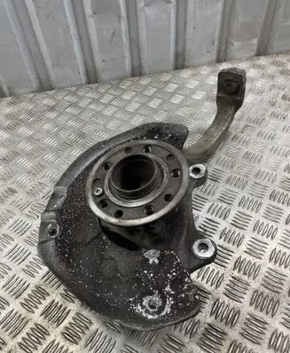 Mercedes-Benz C W205 Front wheel hub 2052100
