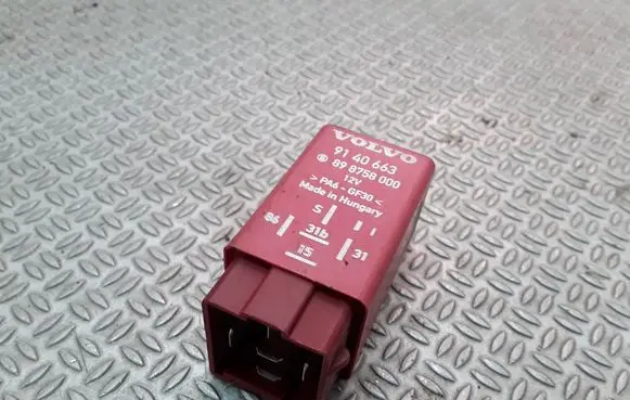 Volvo S70 V70 V70 XC Window wiper relay 9140663