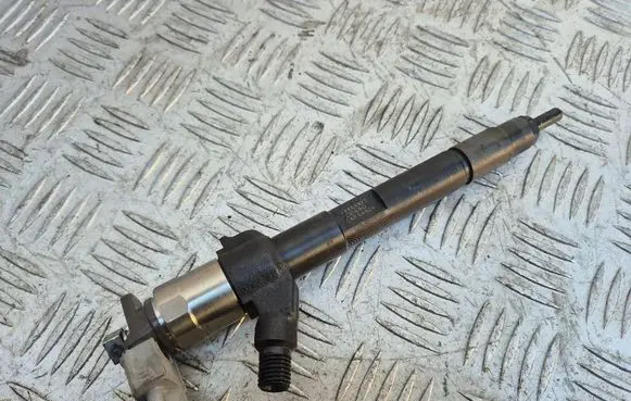 Fuel injector