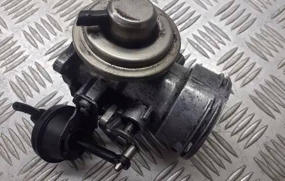 Skoda Octavia Mk1 (1U) Throttle body valve 038131501T