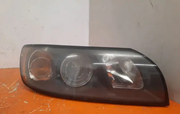 Volvo S40 Headlight/headlamp 30698874