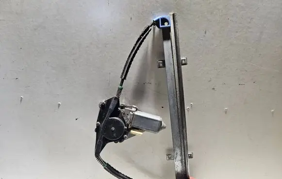 Ford Mondeo MK II Front door window regulator with motor 0130821681 015001015