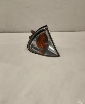 Toyota Avensis T220 Front indicator light 8151005030