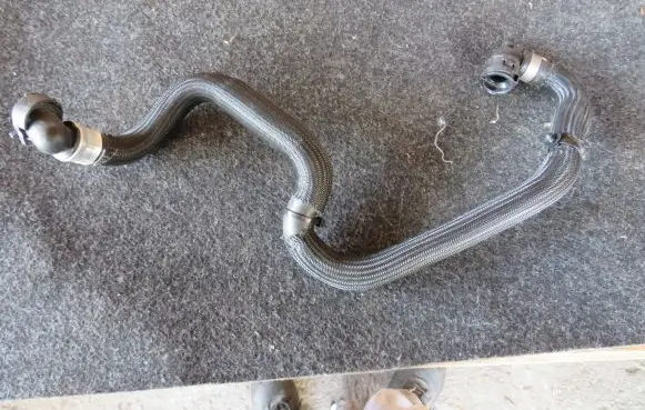 Renault Espace V (RFC) Engine coolant pipe/hose 215010124R