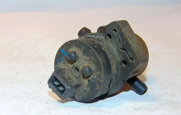 Mercedes-Benz E W210 Fuel tank valve A0004701993 0004701993 A0004701493
