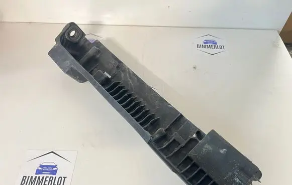 BMW X3 F25 Radiator mount bracket 7593839 73912311