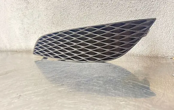 Opel Astra H Front bumper lower grill 13225762 375768702