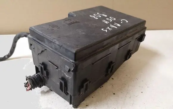 Ford Focus C-MAX Fuse module 3M5T14A142 BP4K66767 8688039
