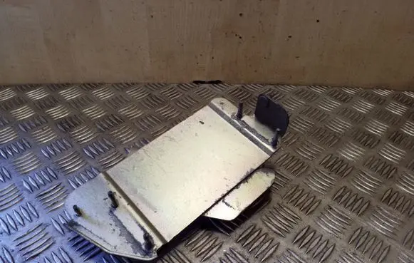 Nissan Qashqai Other engine bay part