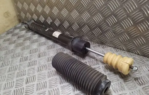 Tesla Model 3 Rear shock absorber/damper 104446101E CFP21295DB35550