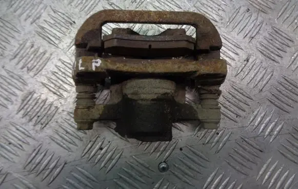 Chevrolet Lacetti Front brake caliper