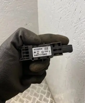 Chrysler Voyager Airbag deployment crash/impact sensor 04671779AC 1872300539