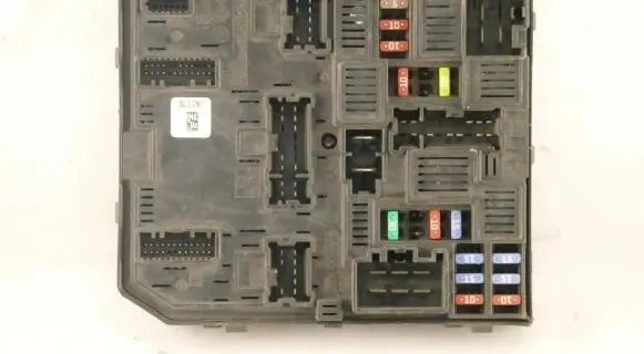 Nissan X-Trail T32 Fuse module 284B75NA0A